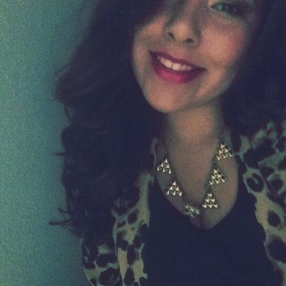 Meet your Posher, Kimverly - Picture 1 of 1